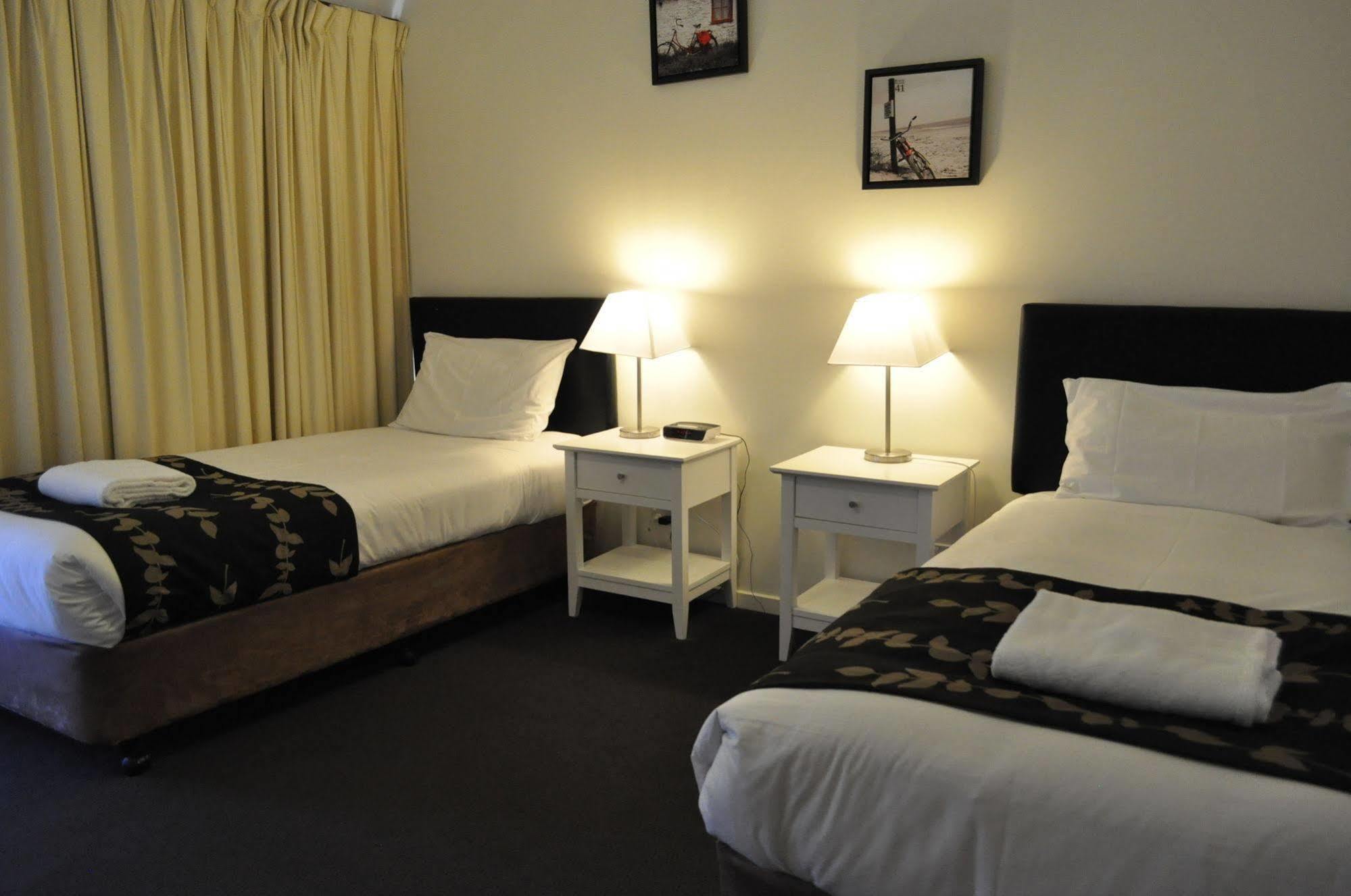 Albury Burvale Motor Inn Zewnętrze zdjęcie